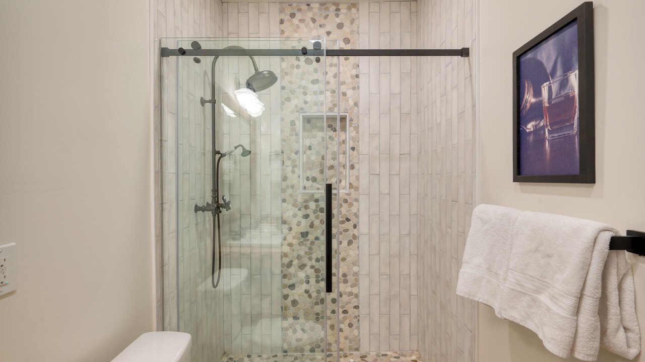 Photo of Bathroom in Elk Court Cabins