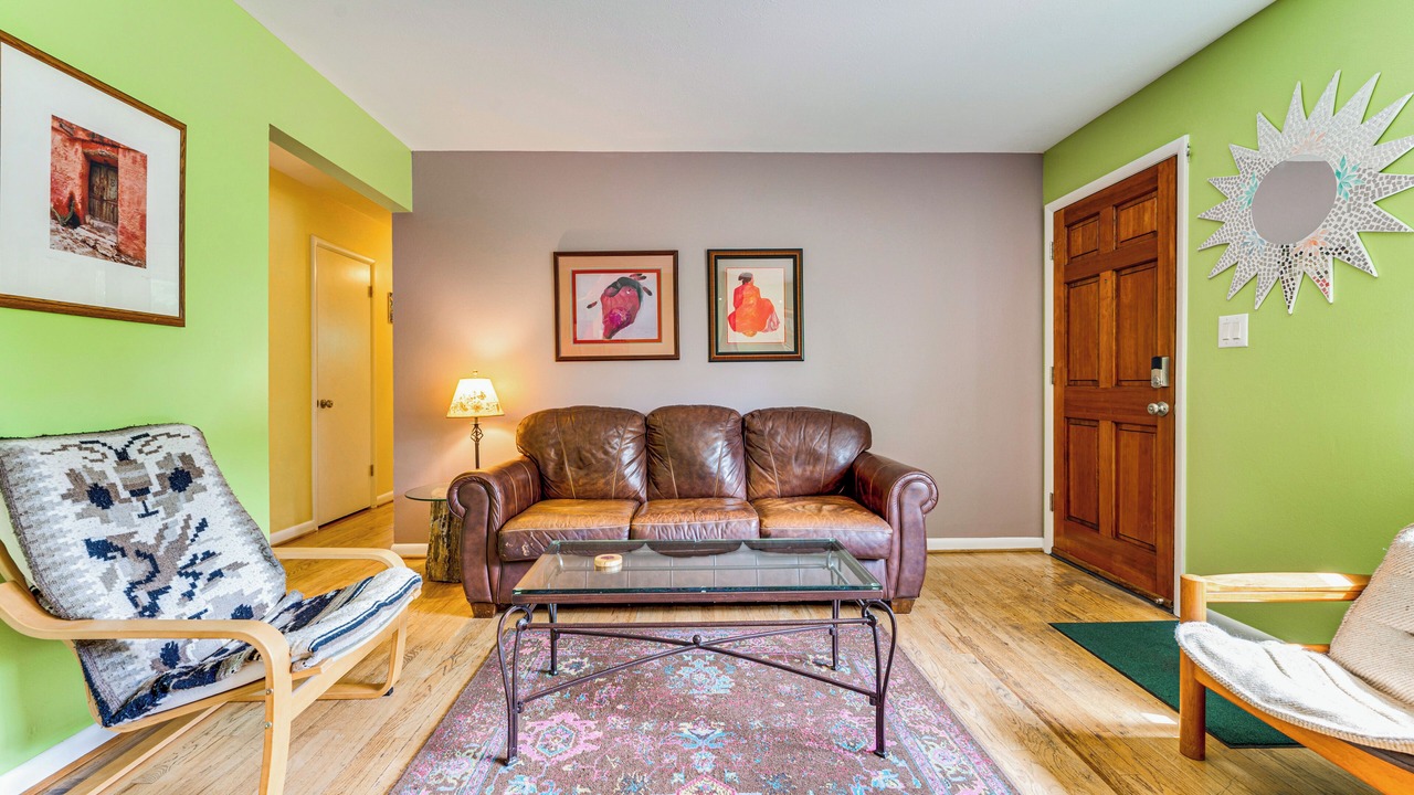 Photo of Livingroom in Baseline Sub