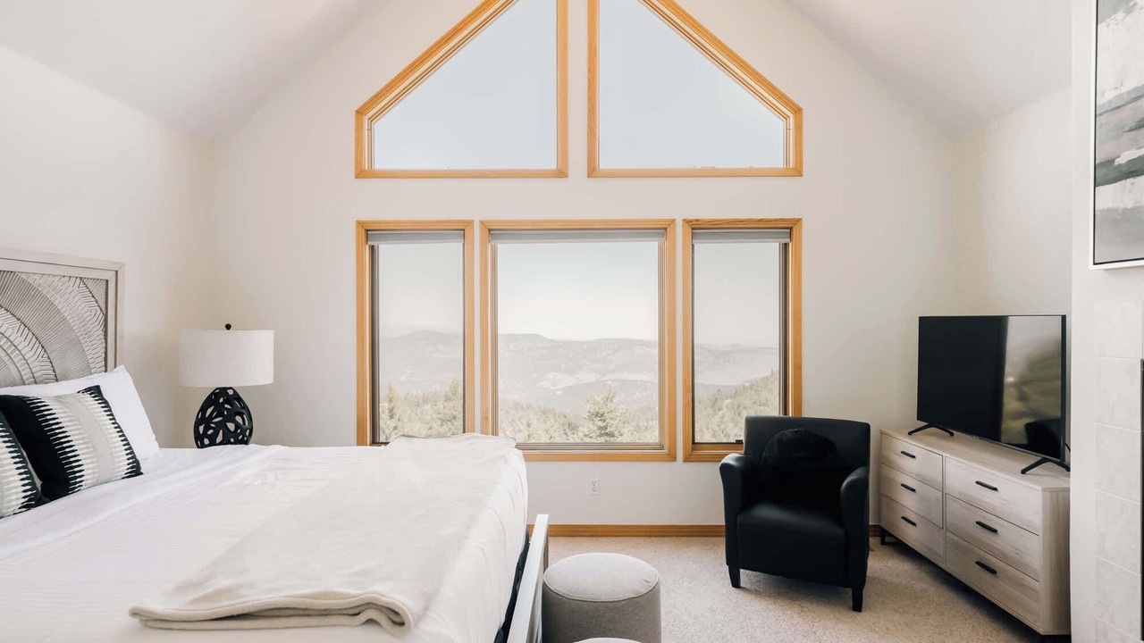 Photo of Livingroom in Evergreen