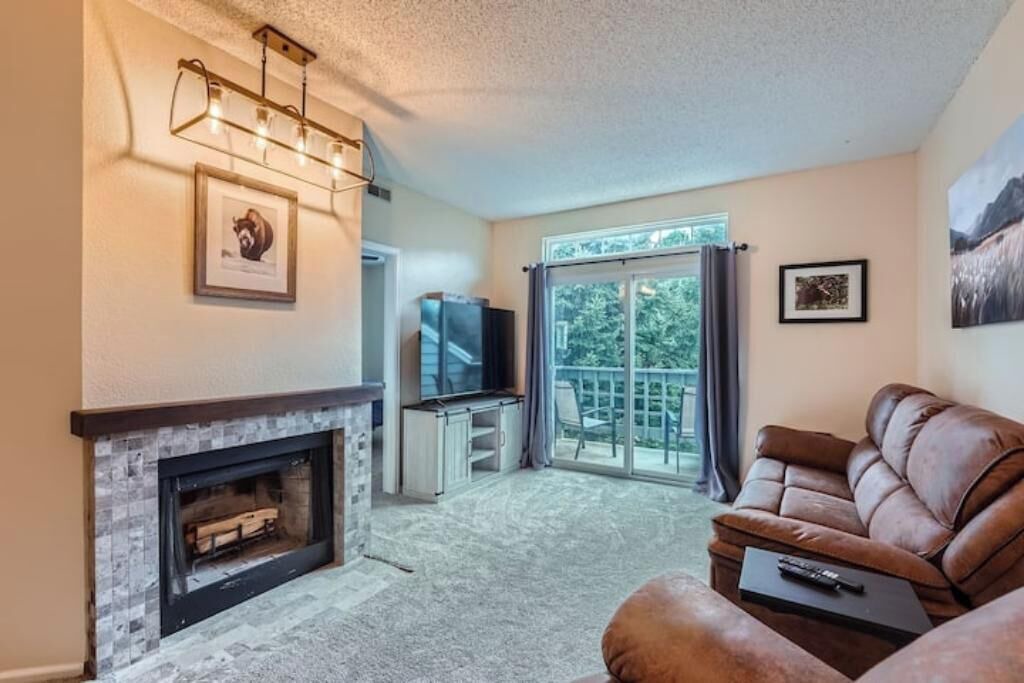 Photo of Livingroom in Gunbarrel