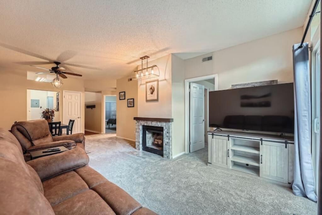 Photo of Livingroom in Gunbarrel