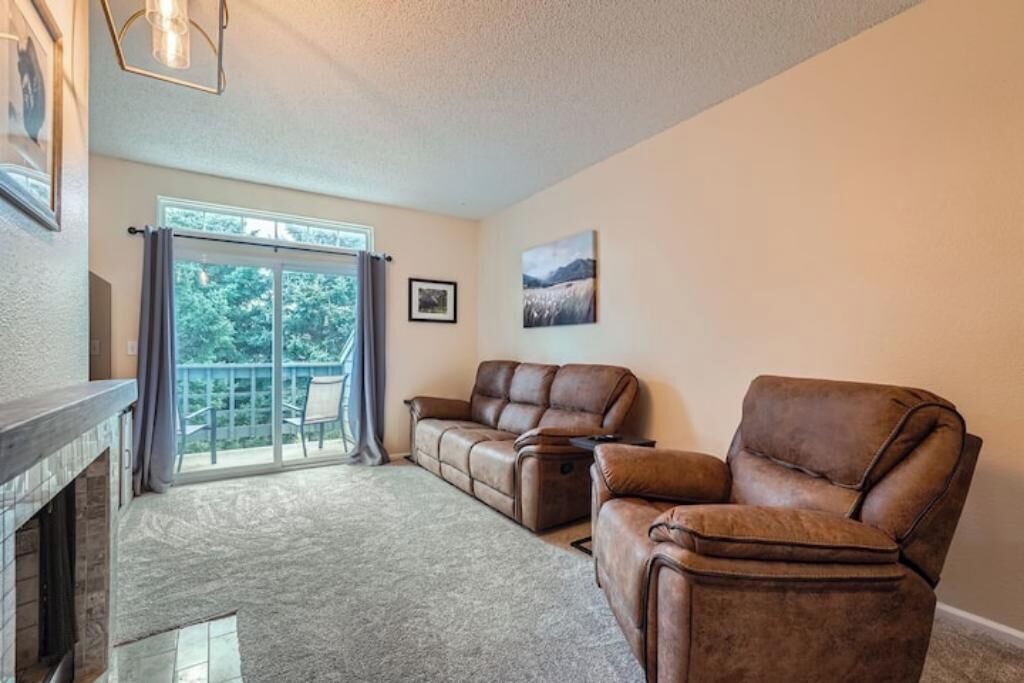 Photo of Livingroom in Gunbarrel