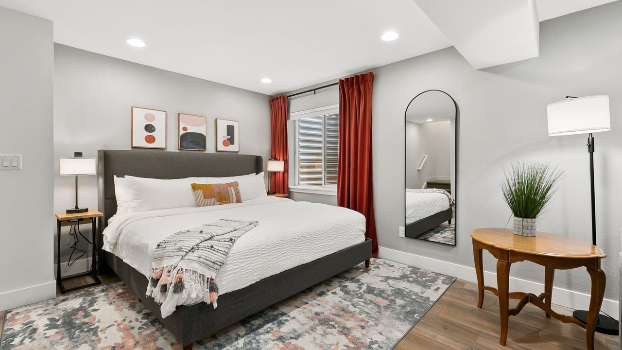 Photo of Bedroom in Old Town North