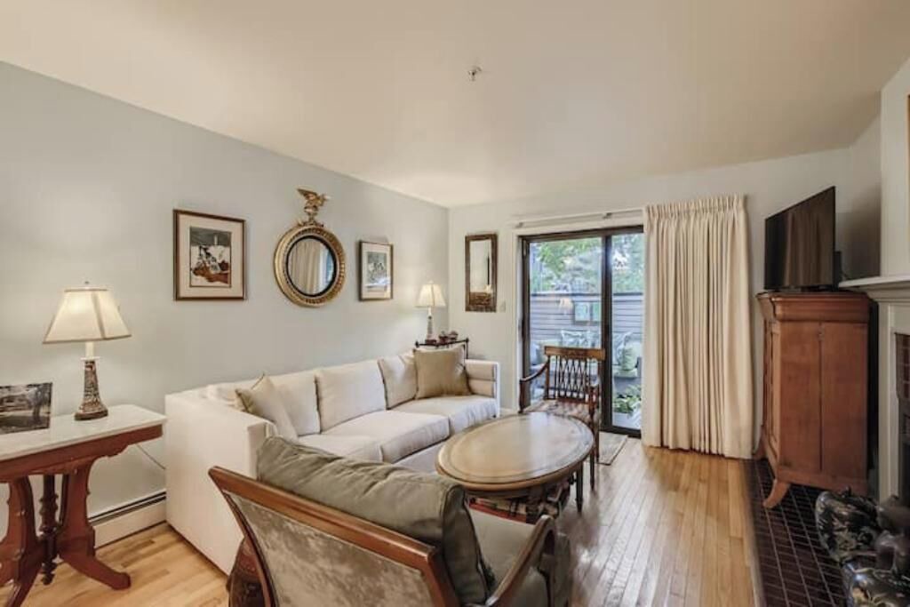 Photo of Livingroom in Lower Arapahoe