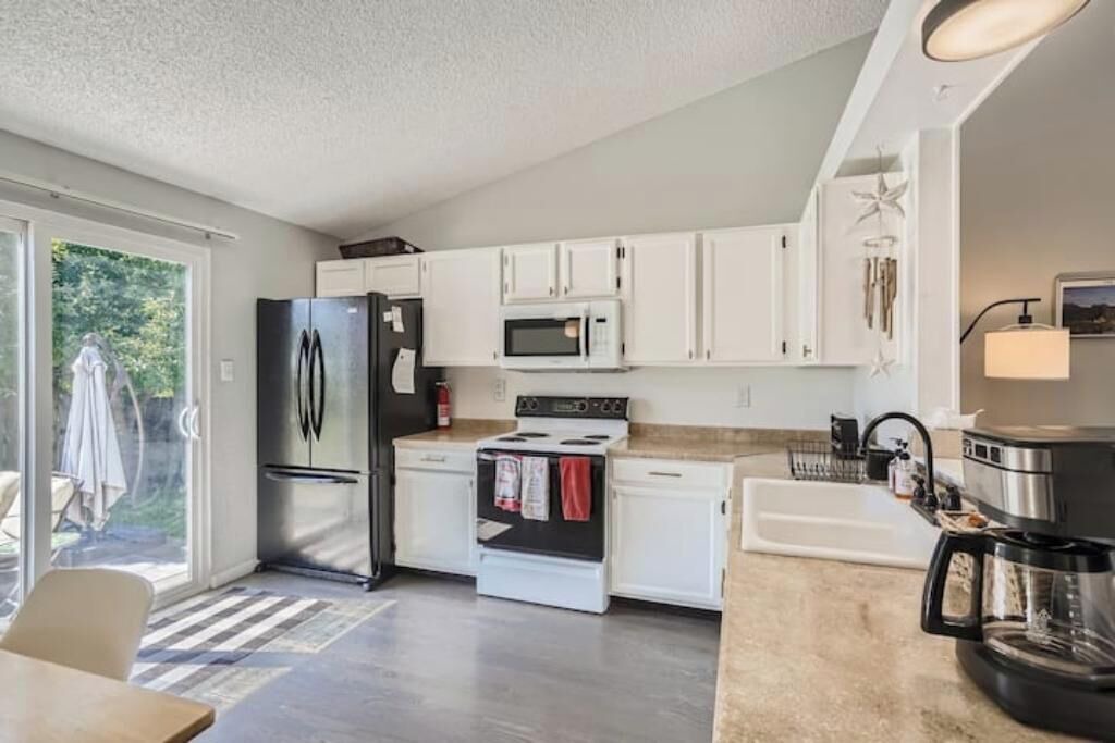 Photo of Kitchen in North Central Westminster