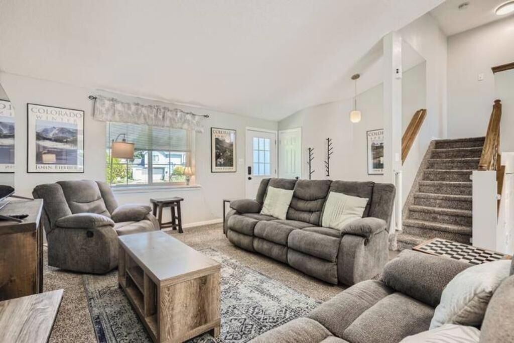 Photo of Livingroom in North Central Westminster