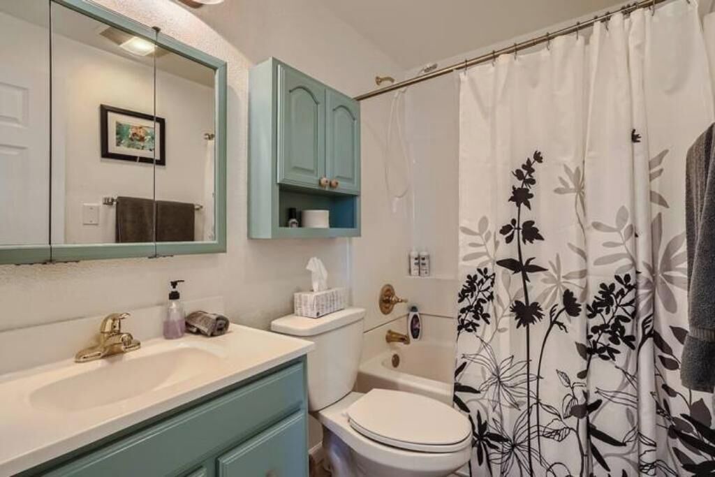 Photo of Bathroom in North Central Westminster