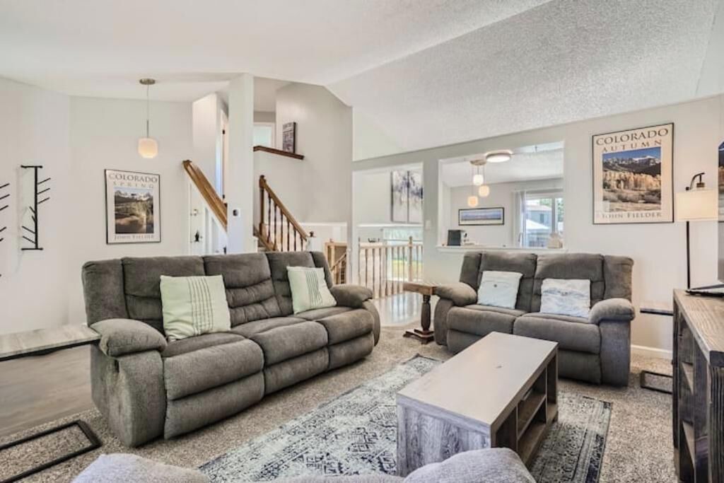 Photo of Livingroom in North Central Westminster