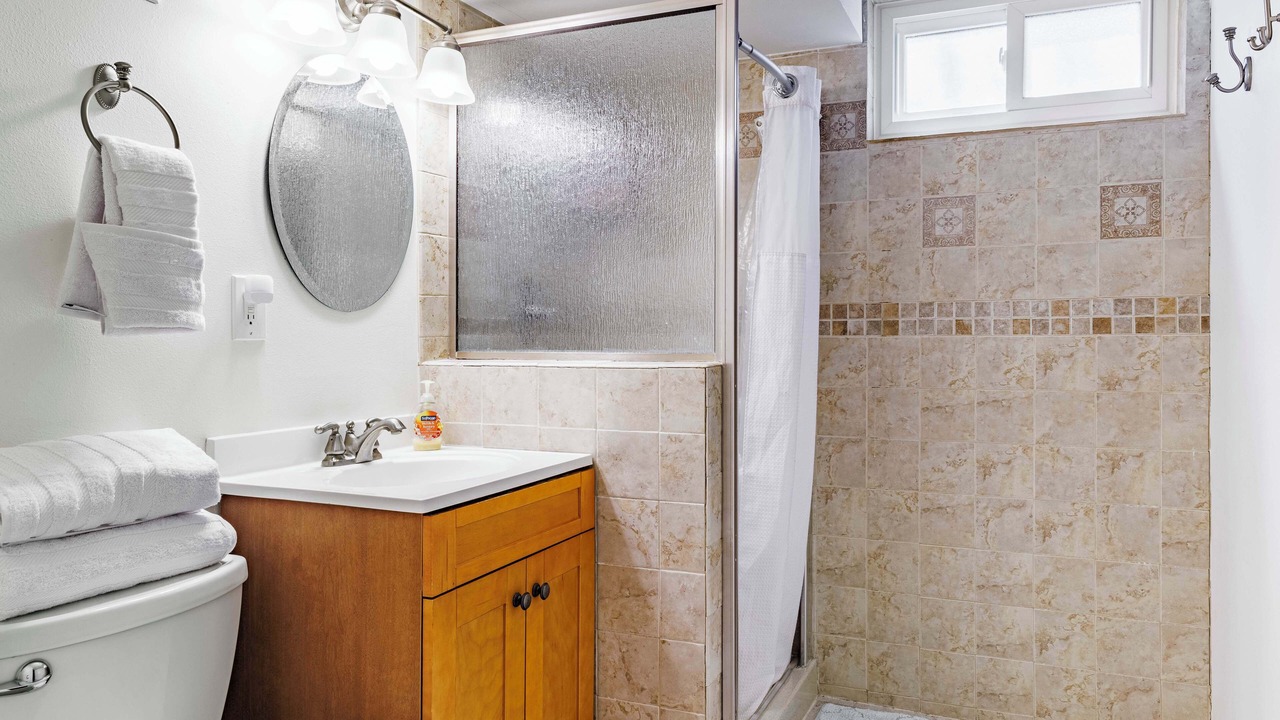 Photo of Bathroom in Golden