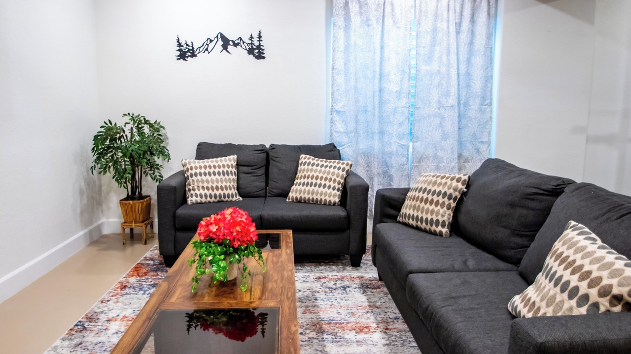 Photo of Livingroom in Aurora