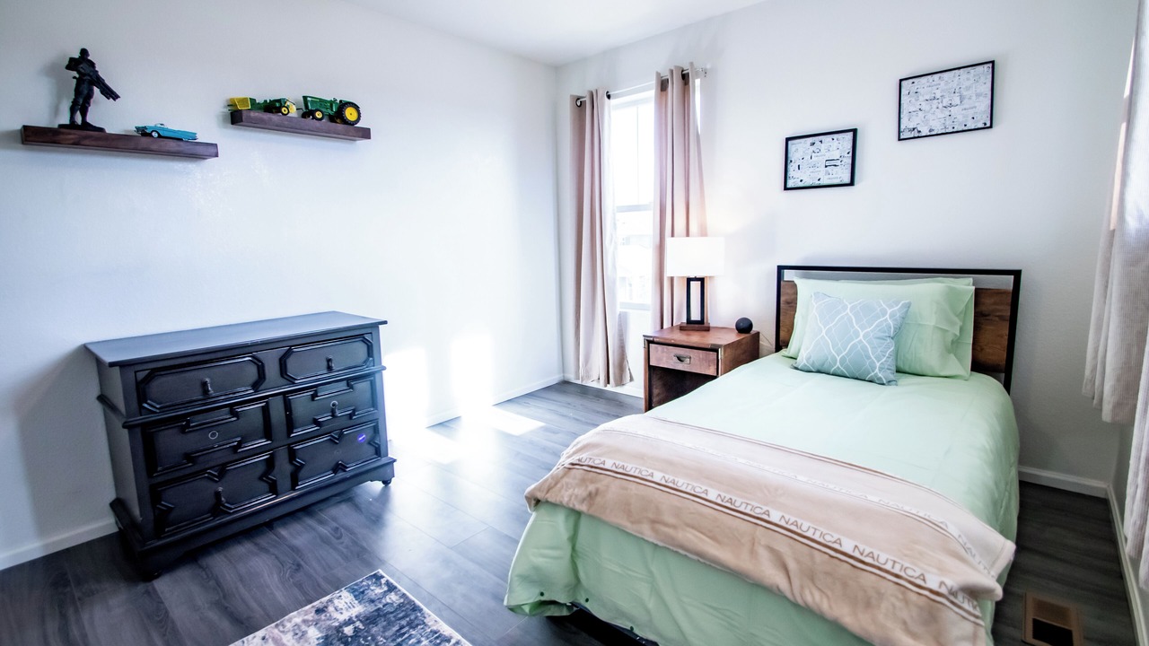 Photo of Bedroom in Aurora