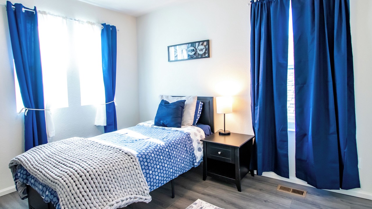 Photo of Bedroom in Aurora
