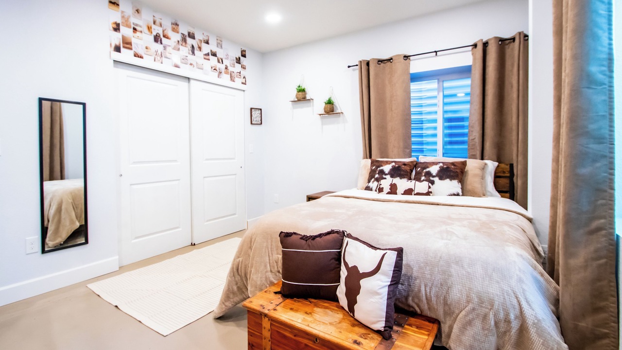 Photo of Bedroom in Aurora