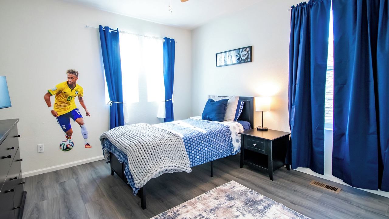 Photo of Bedroom in Aurora