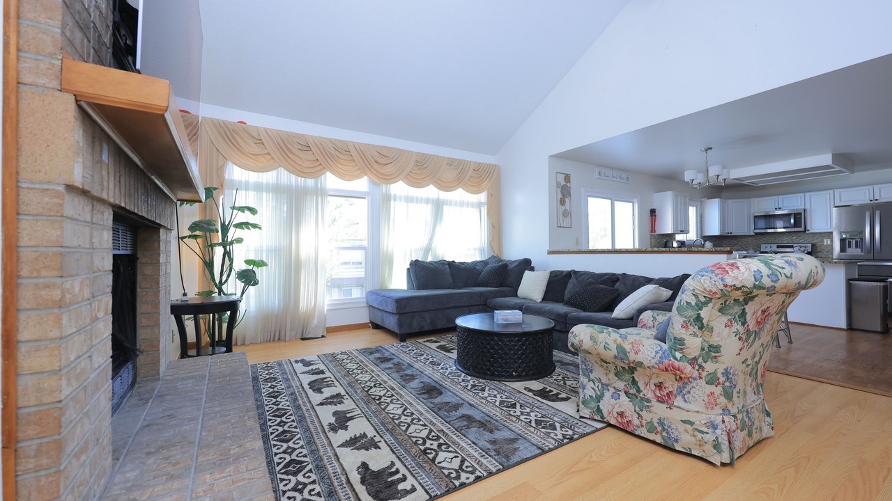 Photo of Livingroom in Aurora