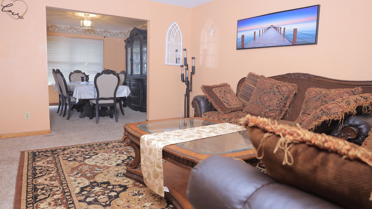 Photo of Livingroom in Aurora