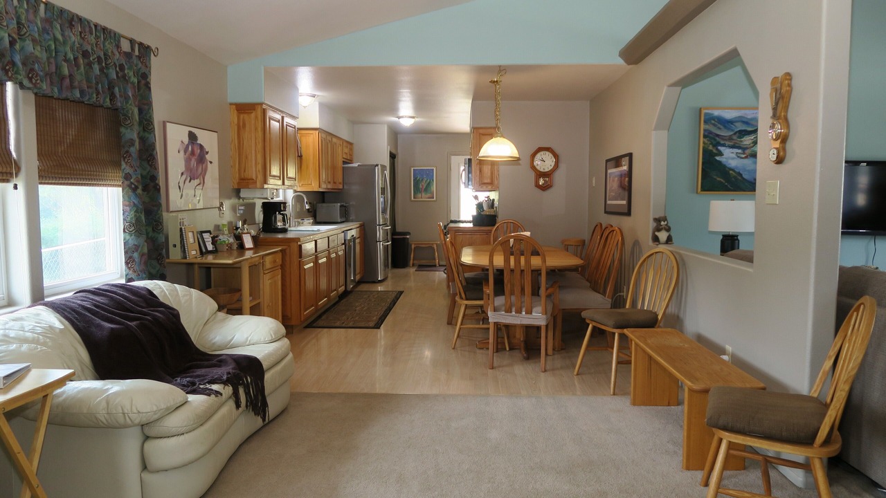 Photo of Livingroom in Lake City
