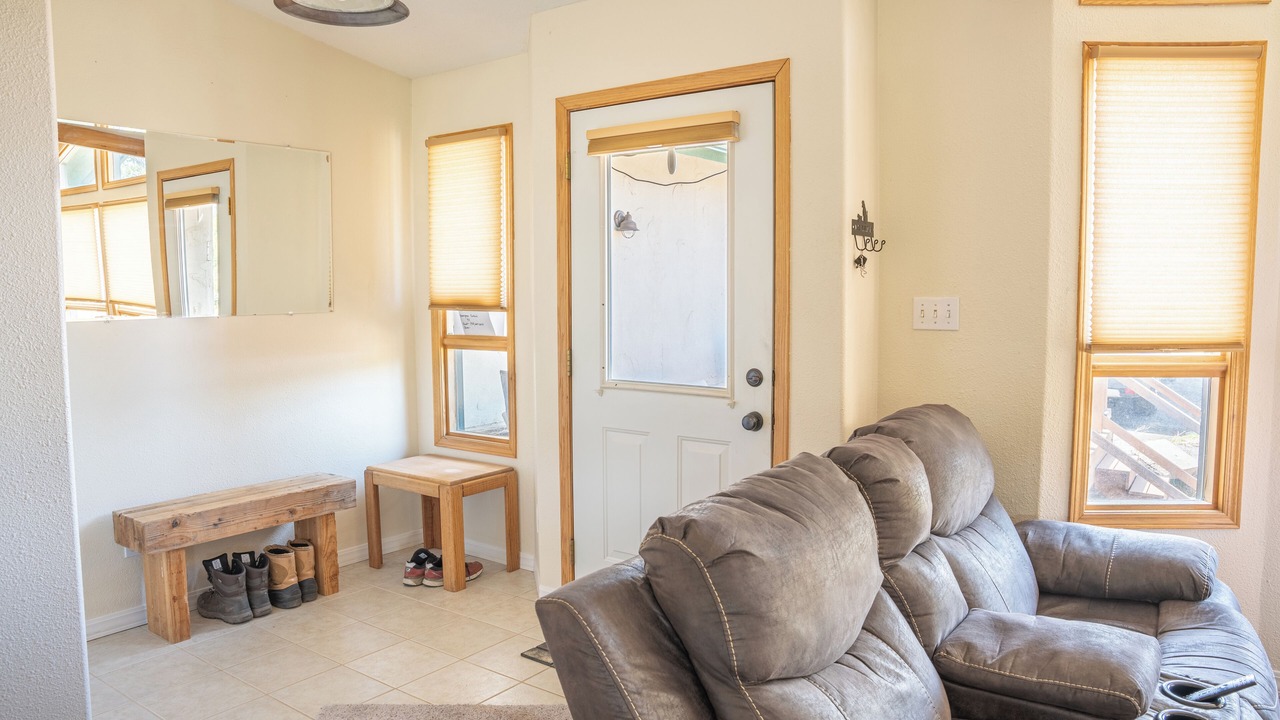 Photo of Livingroom in Alpine Acres