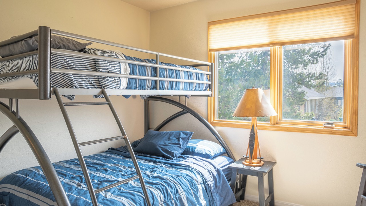 Photo of Bedroom in Alpine Acres