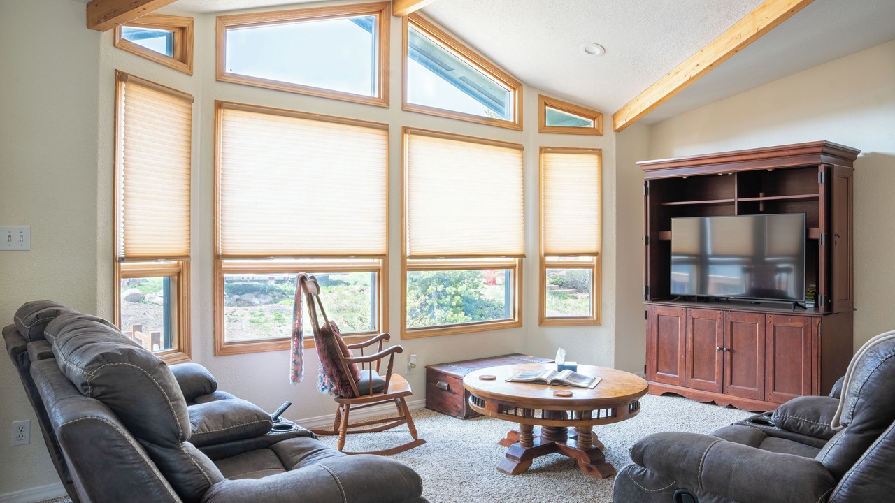 Photo of Livingroom in Alpine Acres