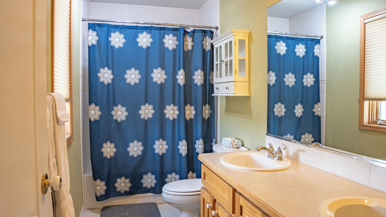 Photo of Bathroom in Alpine Acres