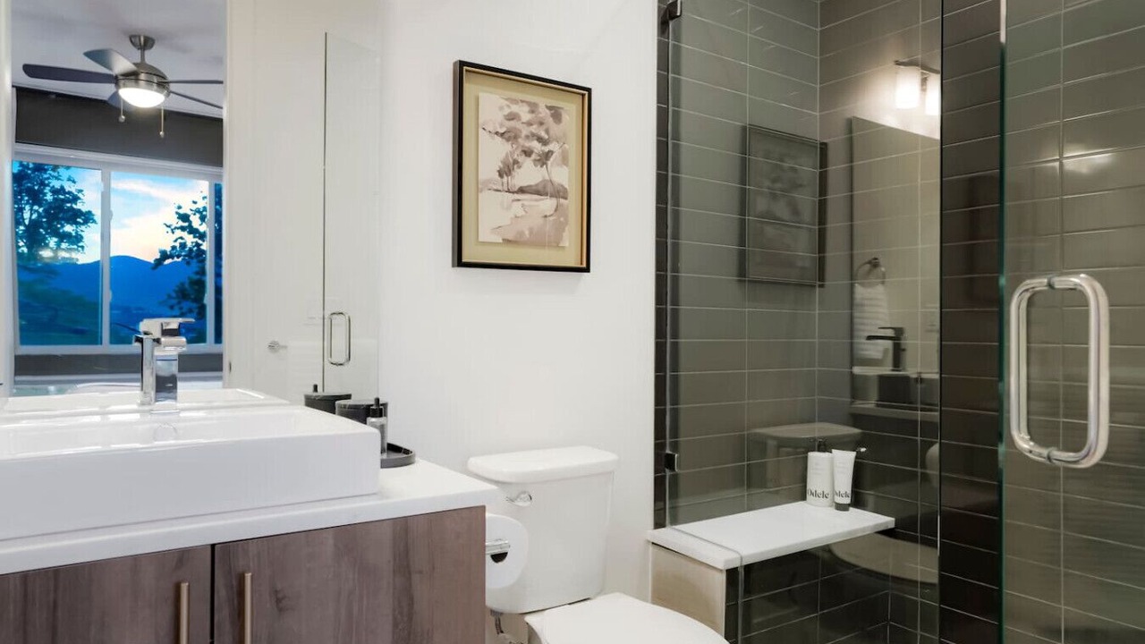 Photo of Bathroom in Golden