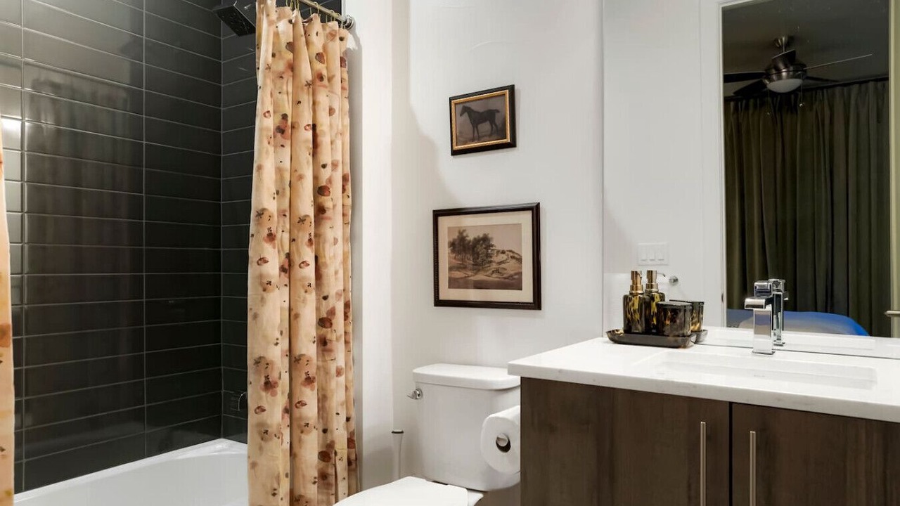 Photo of Bathroom in Golden