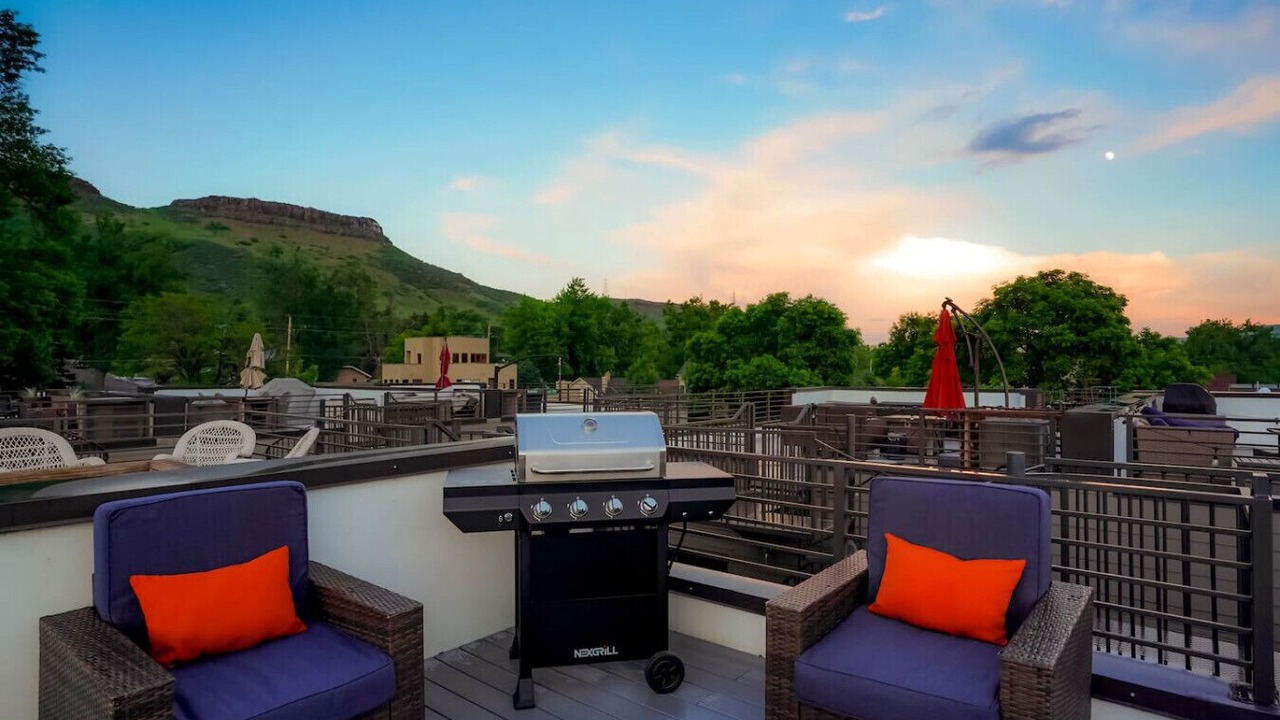 Photo of Outdoor in Golden