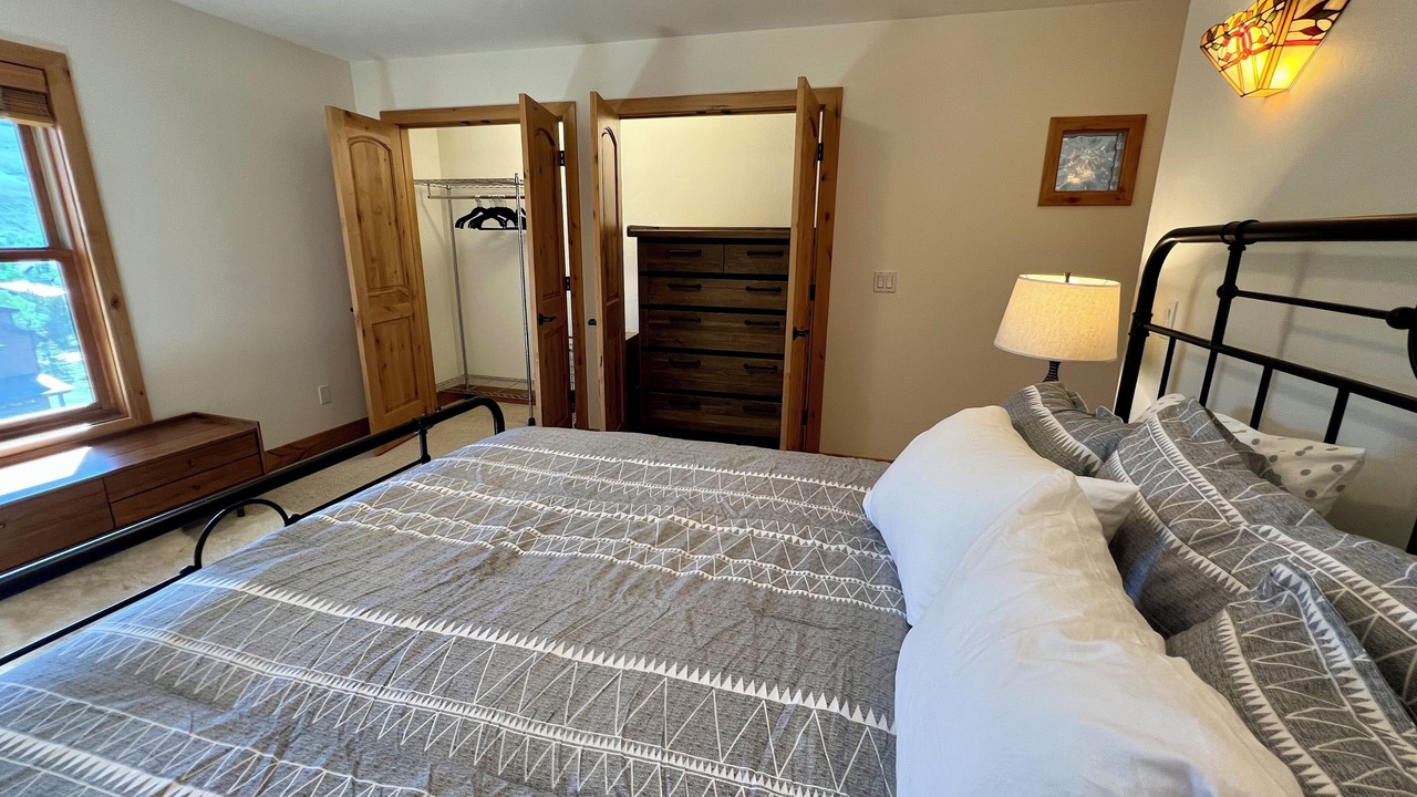 Photo of Bedroom in Crested Butte South