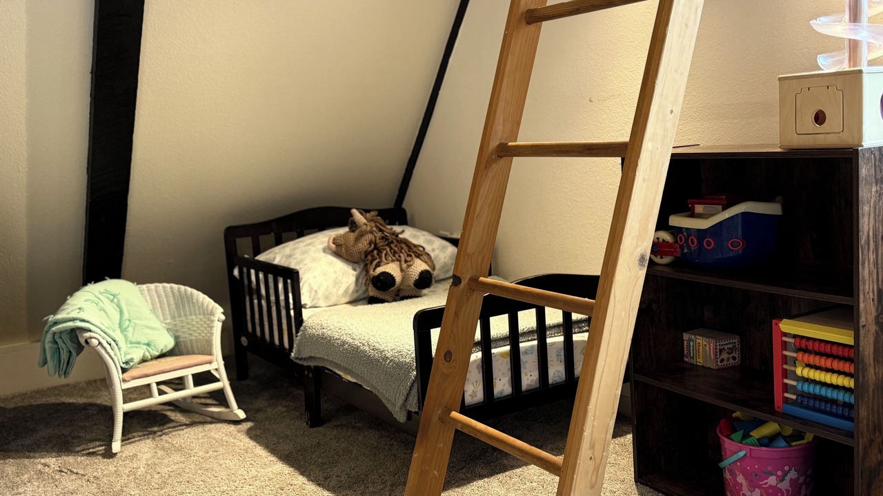 Photo of Bedroom in Larkspur