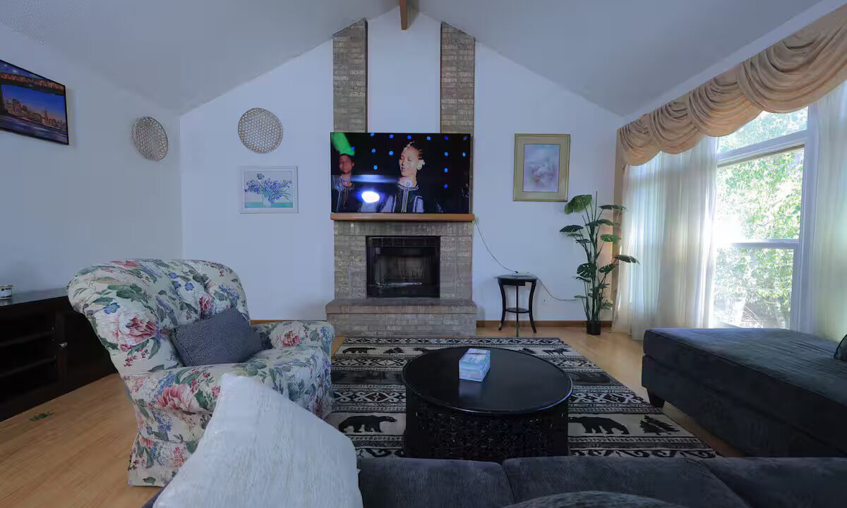 Photo of Livingroom in Aurora