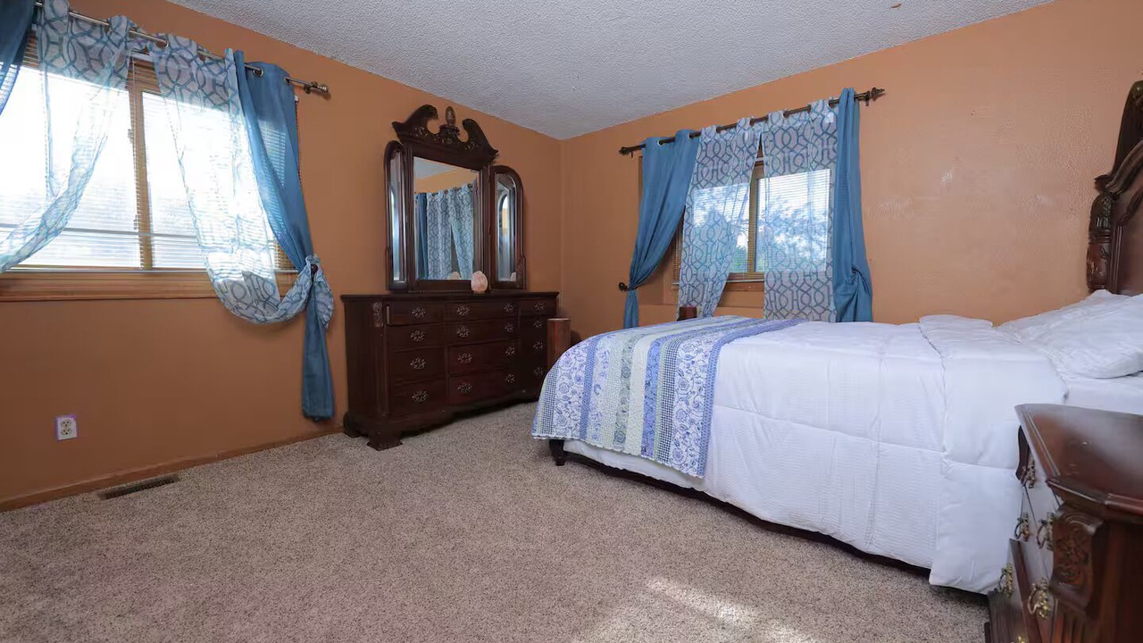 Photo of Bedroom in Aurora