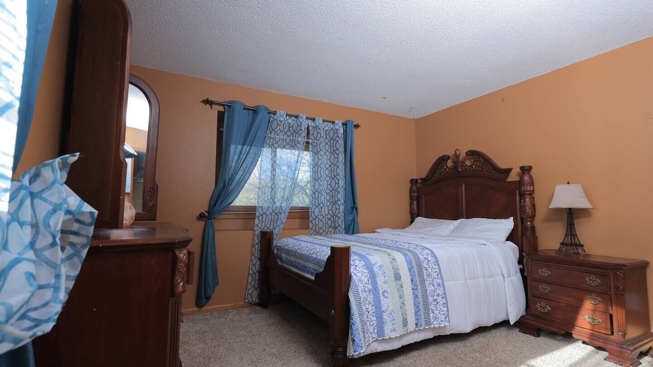 Photo of Bedroom in Aurora
