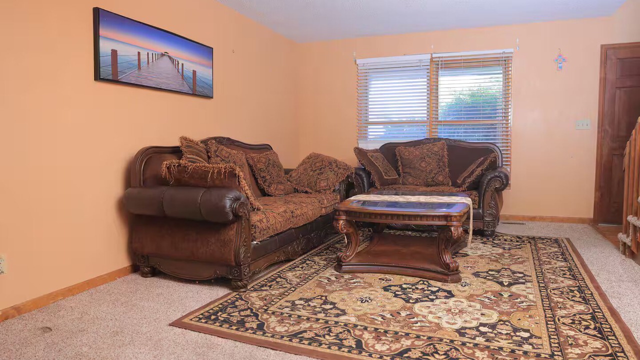 Photo of Livingroom in Aurora