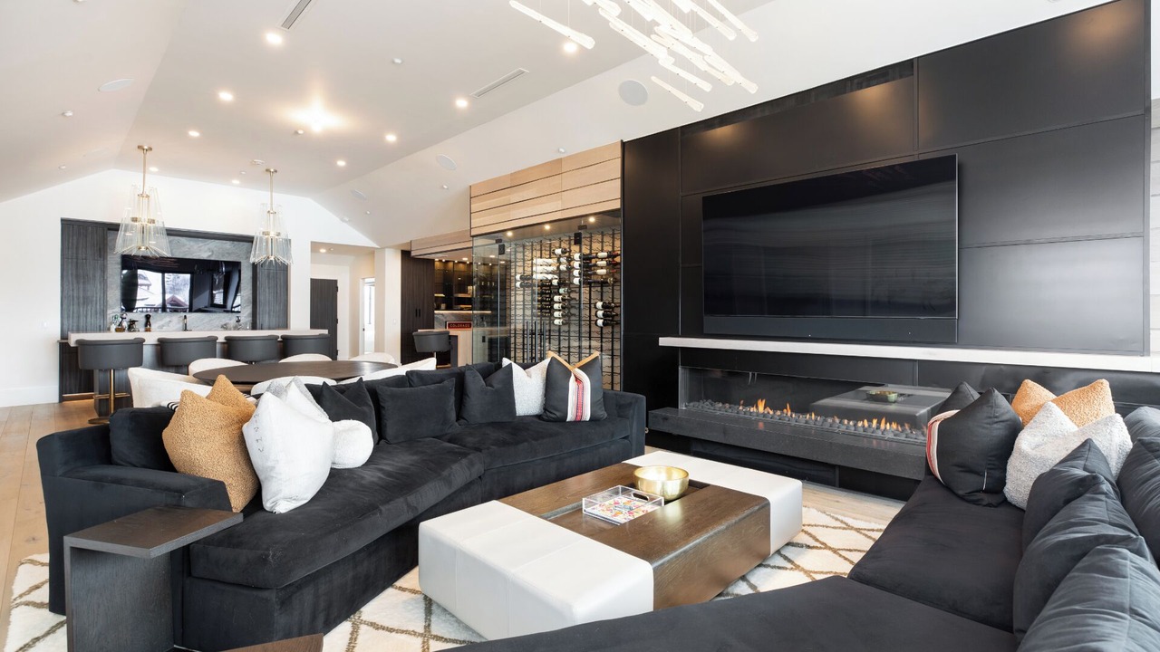 Photo of Livingroom in Edwards