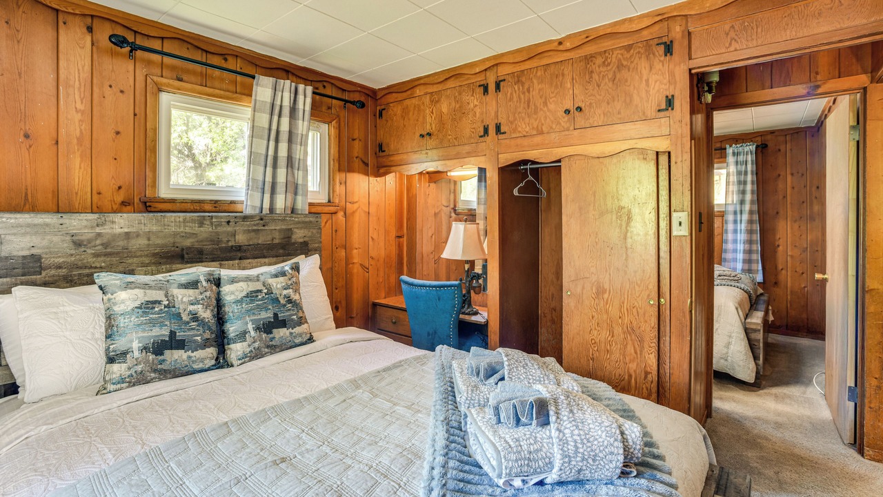 Photo of Bedroom in Cascade