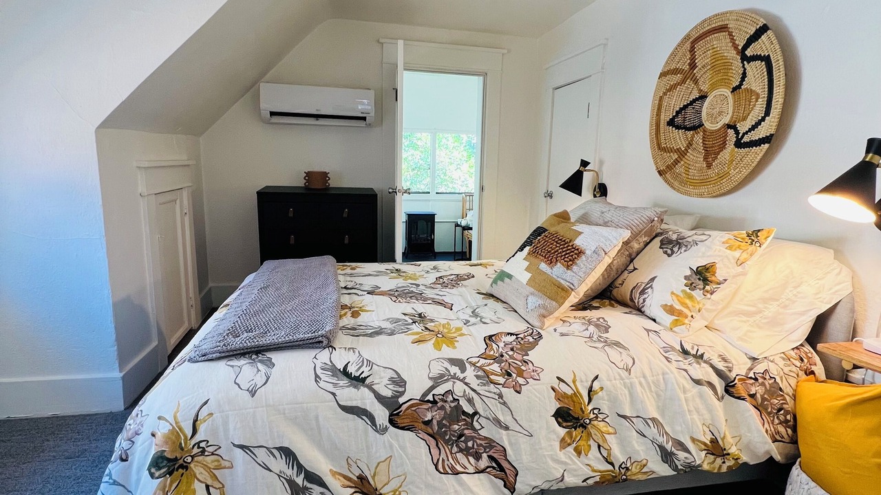 Photo of Bedroom in Downtown