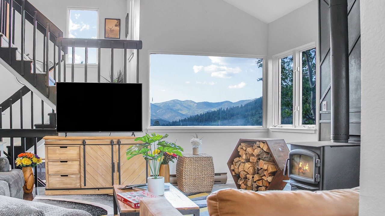 Photo of Livingroom in Evergreen