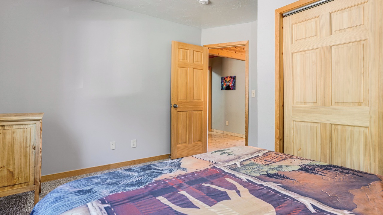 Photo of Bedroom in Pine