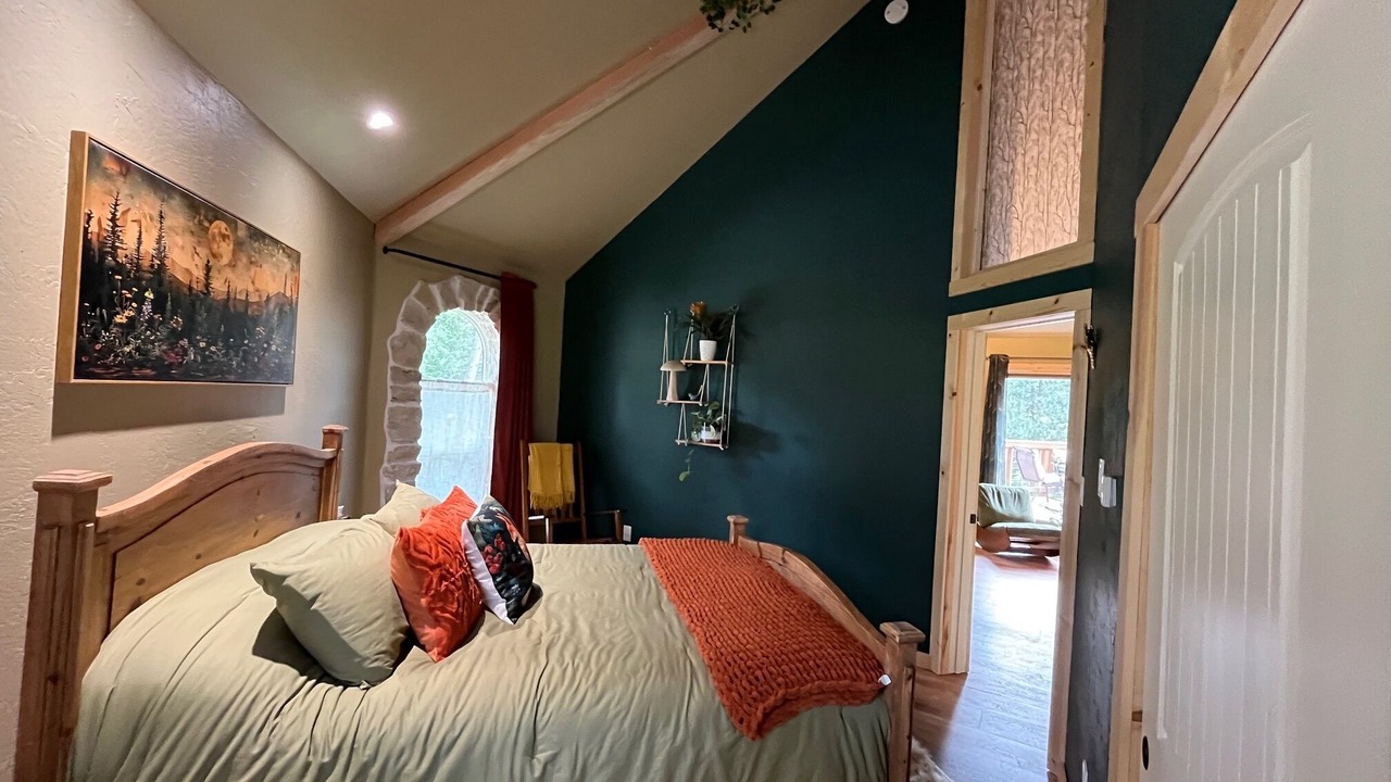 Photo of Bedroom in Indian Hills