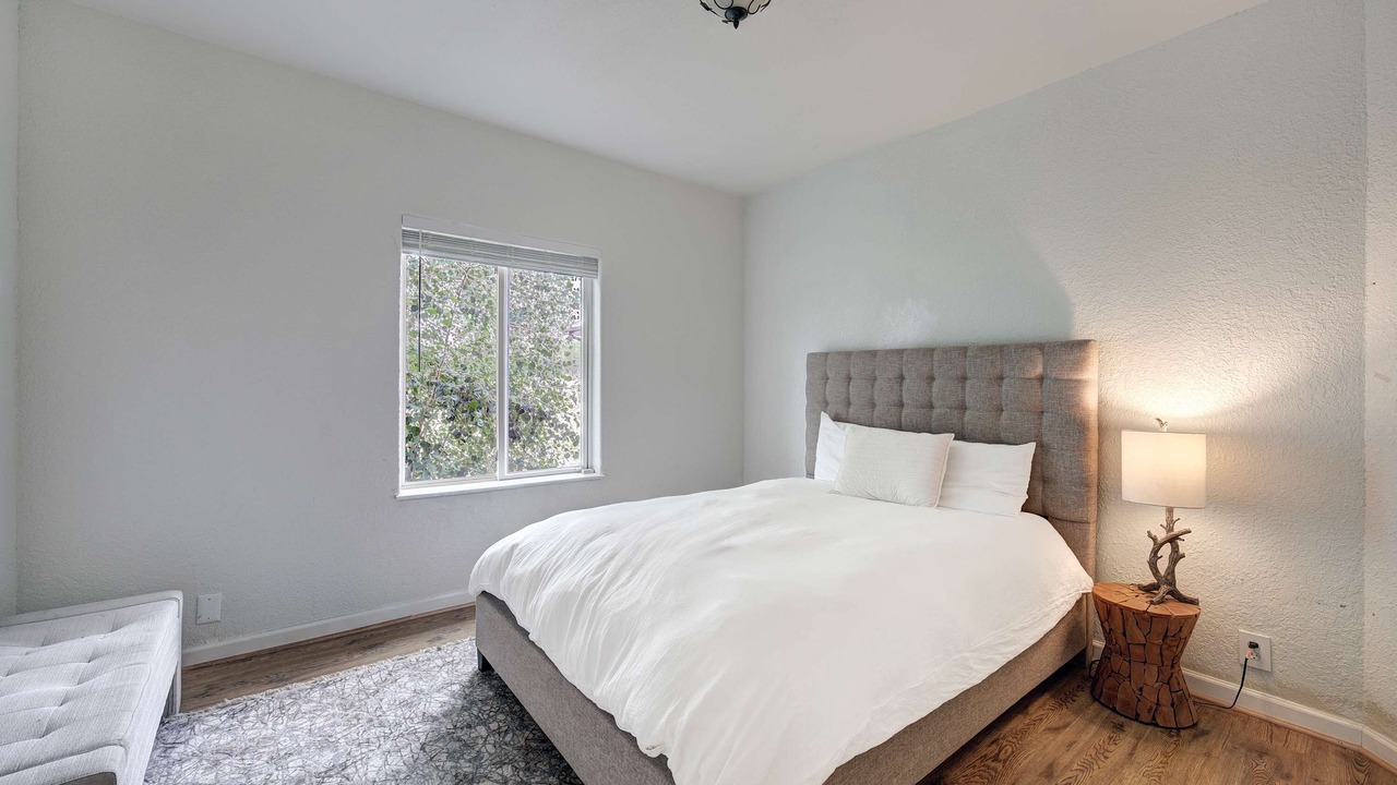 Photo of Bedroom in Michigan Hill