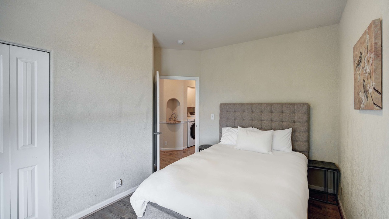 Photo of Bedroom in Michigan Hill