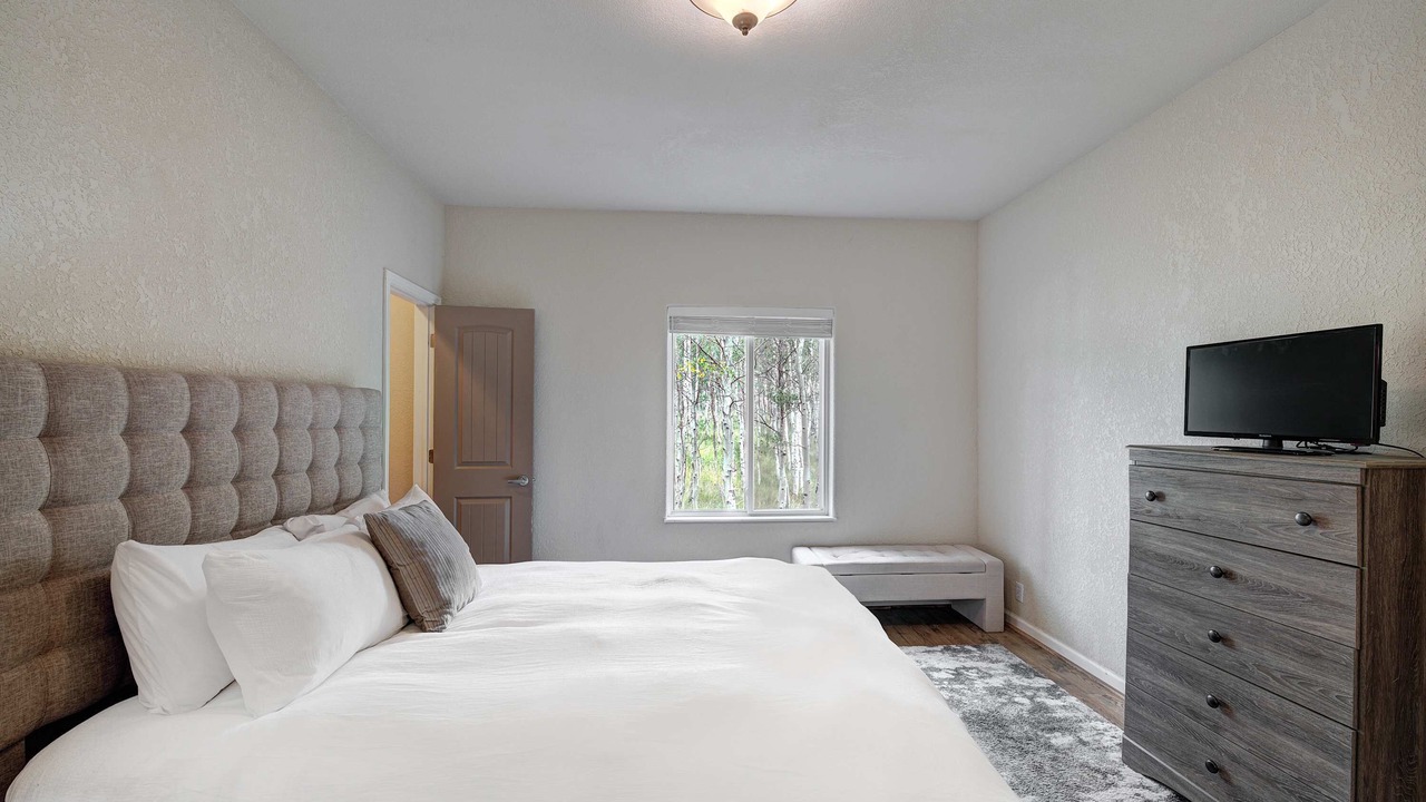 Photo of Bedroom in Michigan Hill