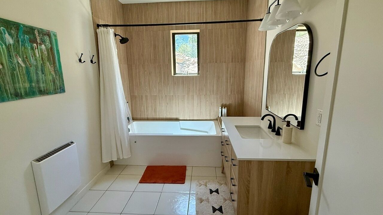 Photo of Bathroom in Carbondale