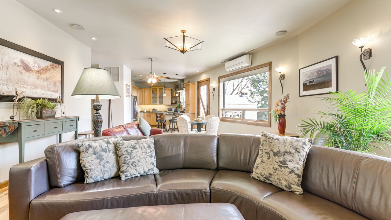 Photo of Livingroom in Carbondale