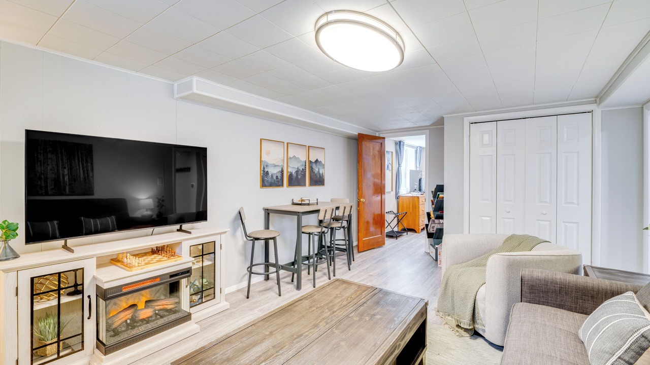 Photo of Livingroom in Pleasant Valley