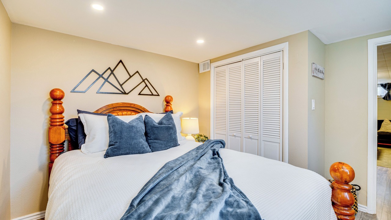 Photo of Bedroom in Pleasant Valley