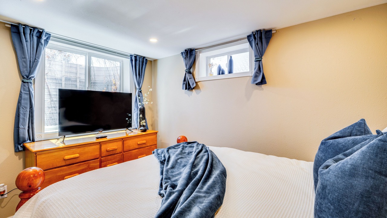 Photo of Bedroom in Pleasant Valley