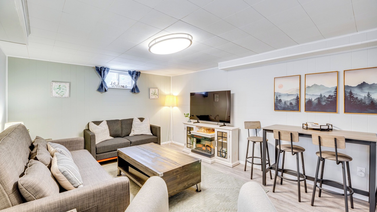 Photo of Livingroom in Pleasant Valley