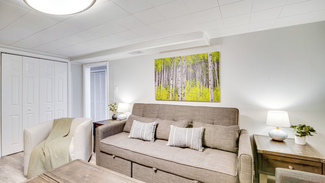 Photo of Livingroom in Pleasant Valley